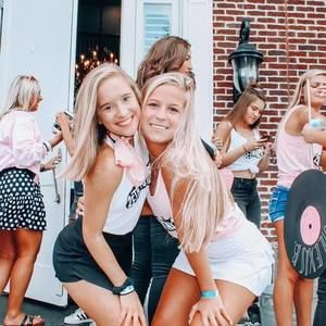 Meet your Posher, Caroline